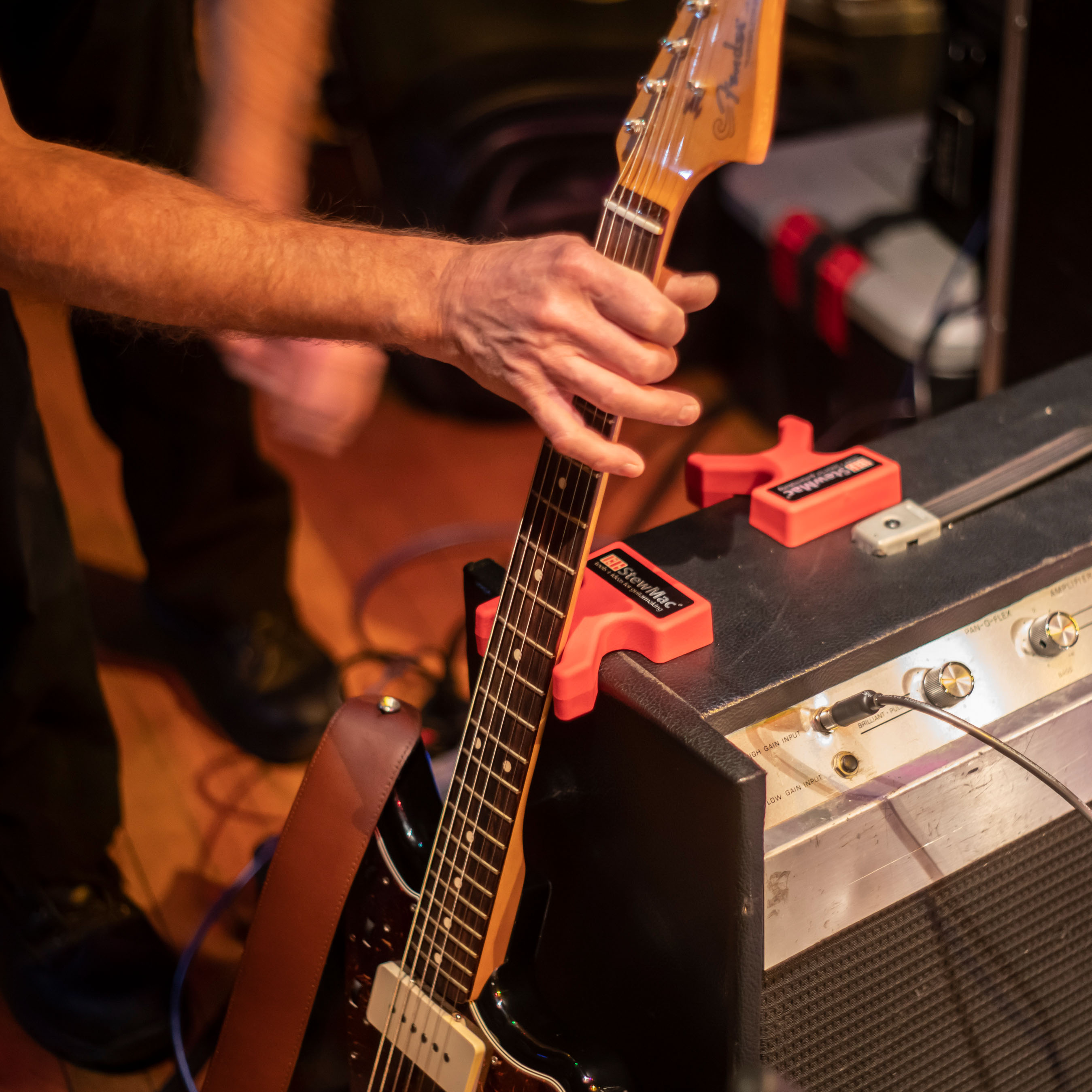 guitar pocket stand